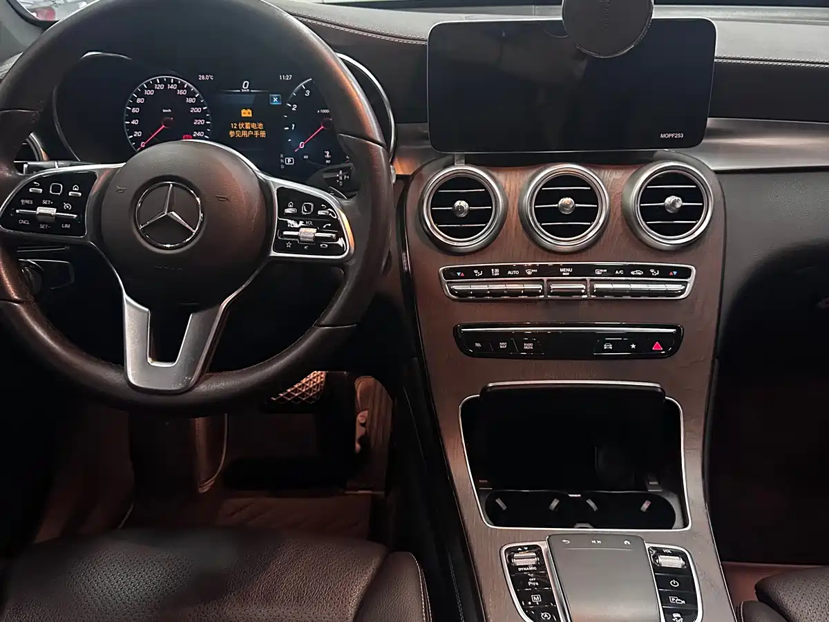 Mercedes-Benz GLC 2020 Facelift GLC 260 L 4MATIC Dynamic фото 6