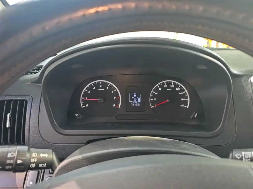 Dongfeng Fengxing Lingzhi PLUS 2022 2021 Wagon 2.0L Manual Luxury 7-Seater