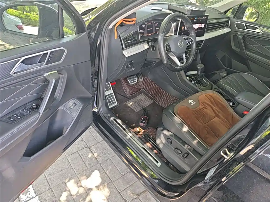 Volkswagen Tiguan L 2023 330TSI Auto 2WD R-Line Premium Edition фото 16