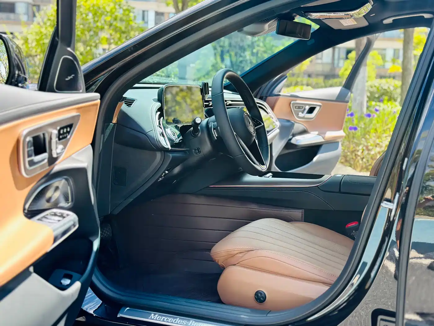 Mercedes-Benz E-Class 2024 Model E 300 L Luxury фото 4