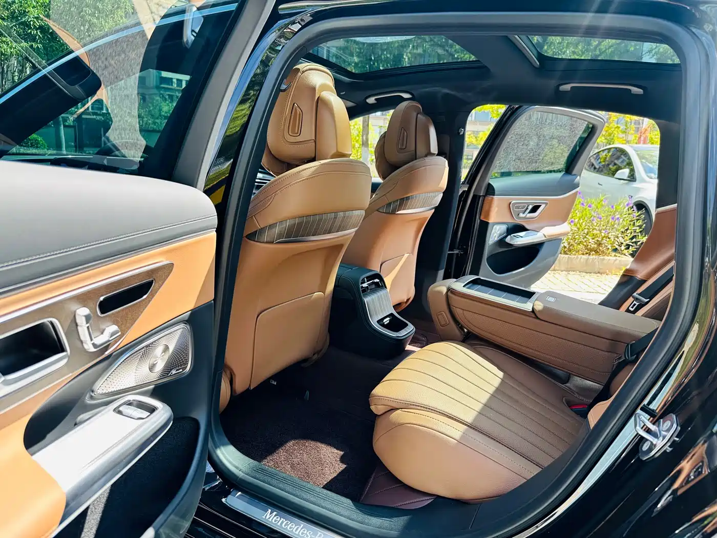 Mercedes-Benz E-Class 2024 Model E 300 L Luxury фото 5