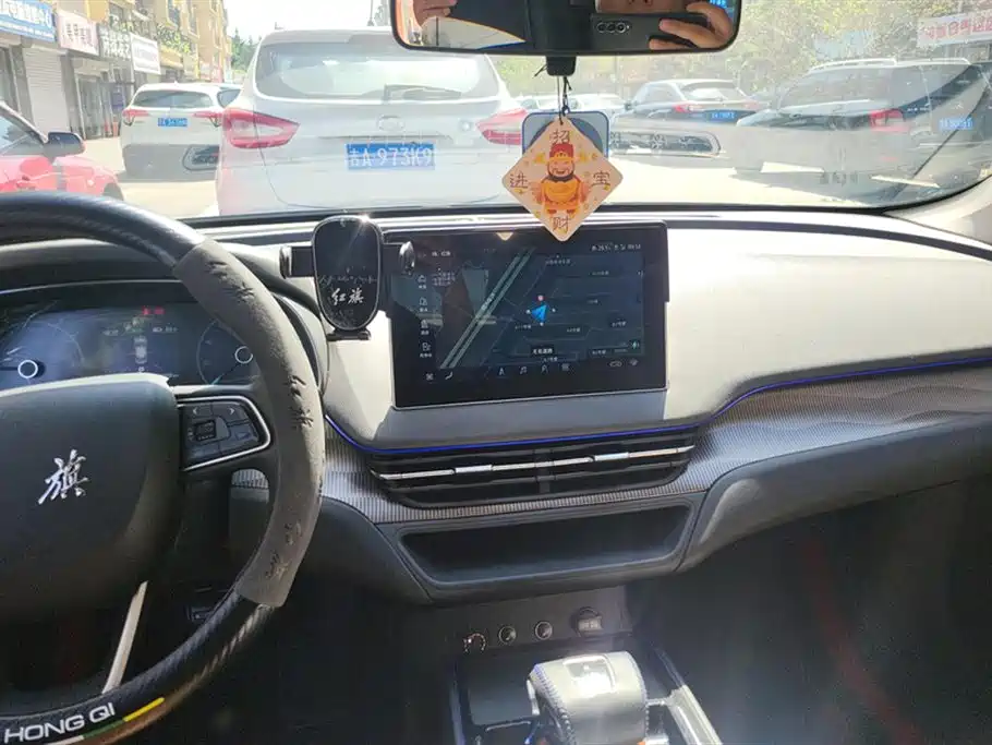 Hongqi E-QM5 2022 431km Charging Enjoyment Edition фото 13