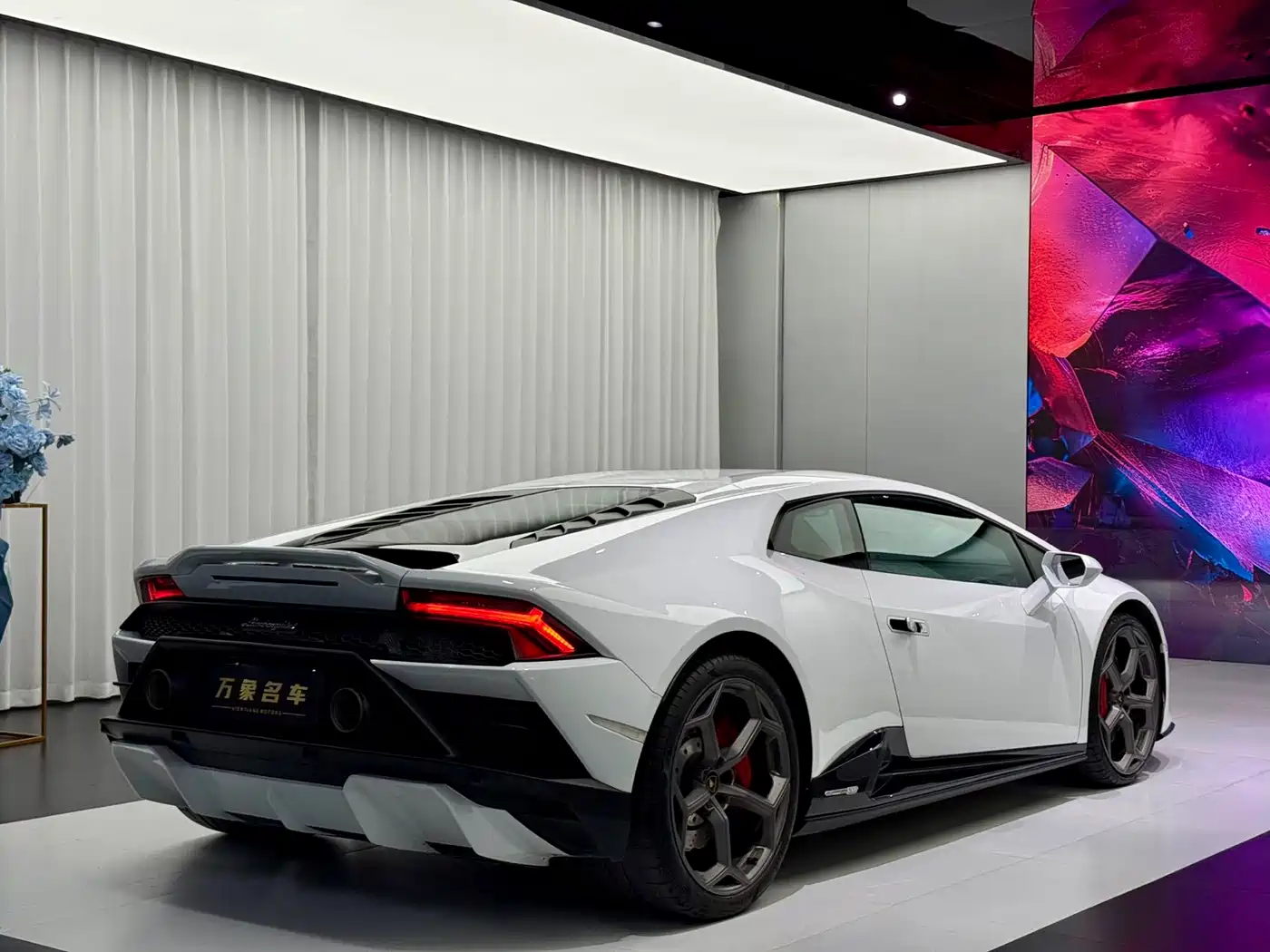 Lamborghini Huracán 2020 Huracán EVO RWD фото 6