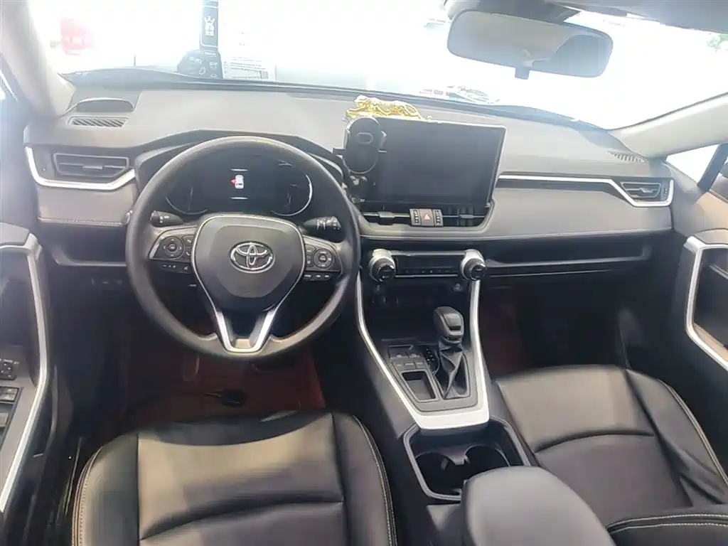 Toyota RAV4 Rongfang 2022 2.0L CVT 2WD Trend Edition фото 16
