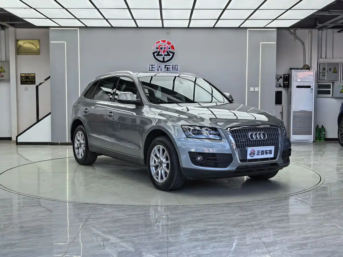 Audi Q5 2012 2.0TFSI Comfort фото 3