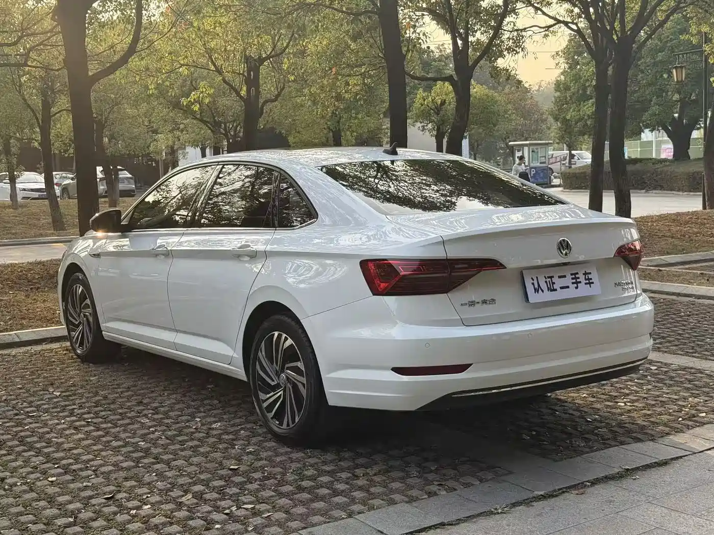 Volkswagen Sagitar 2022 280TSI DSG Surpassing Edition фото 12