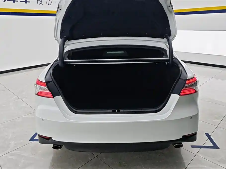 Toyota Camry 2021 2.0G Luxury Edition фото 4