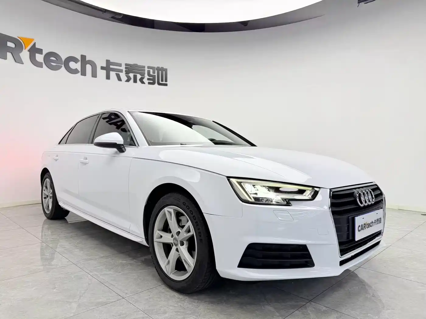 Audi A4L 2017 40 TFSI Fashion Edition фото 3