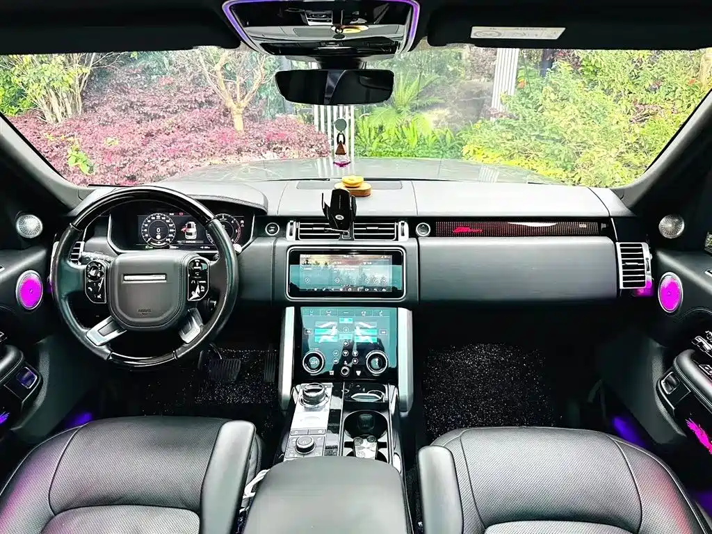 Land Rover Range Rover 2018 3.0 SC V6 Vogue SE Genesis Extended Edition фото 6