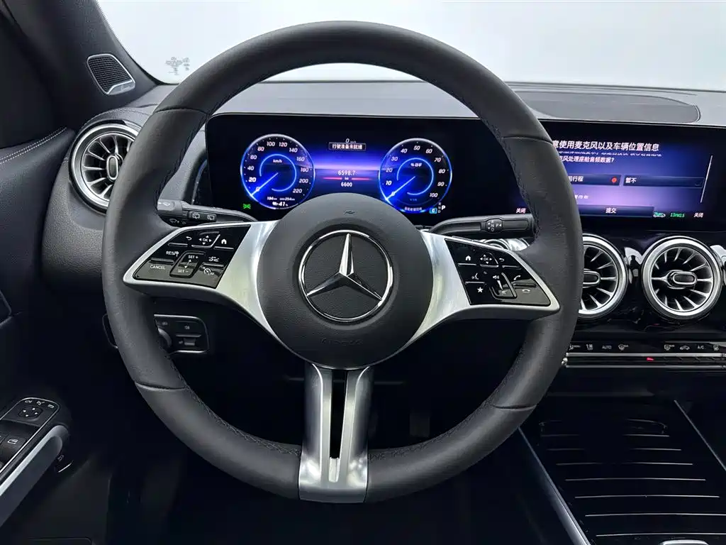 Mercedes-Benz EQB 2025 EQB 260 фото 9