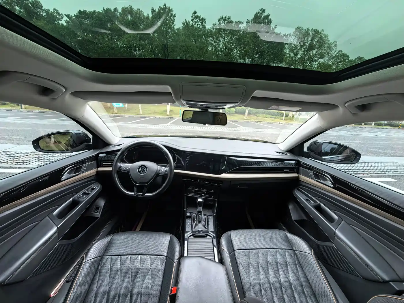 Volkswagen Passat 2021 Model 330TSI Luxury Edition фото 12