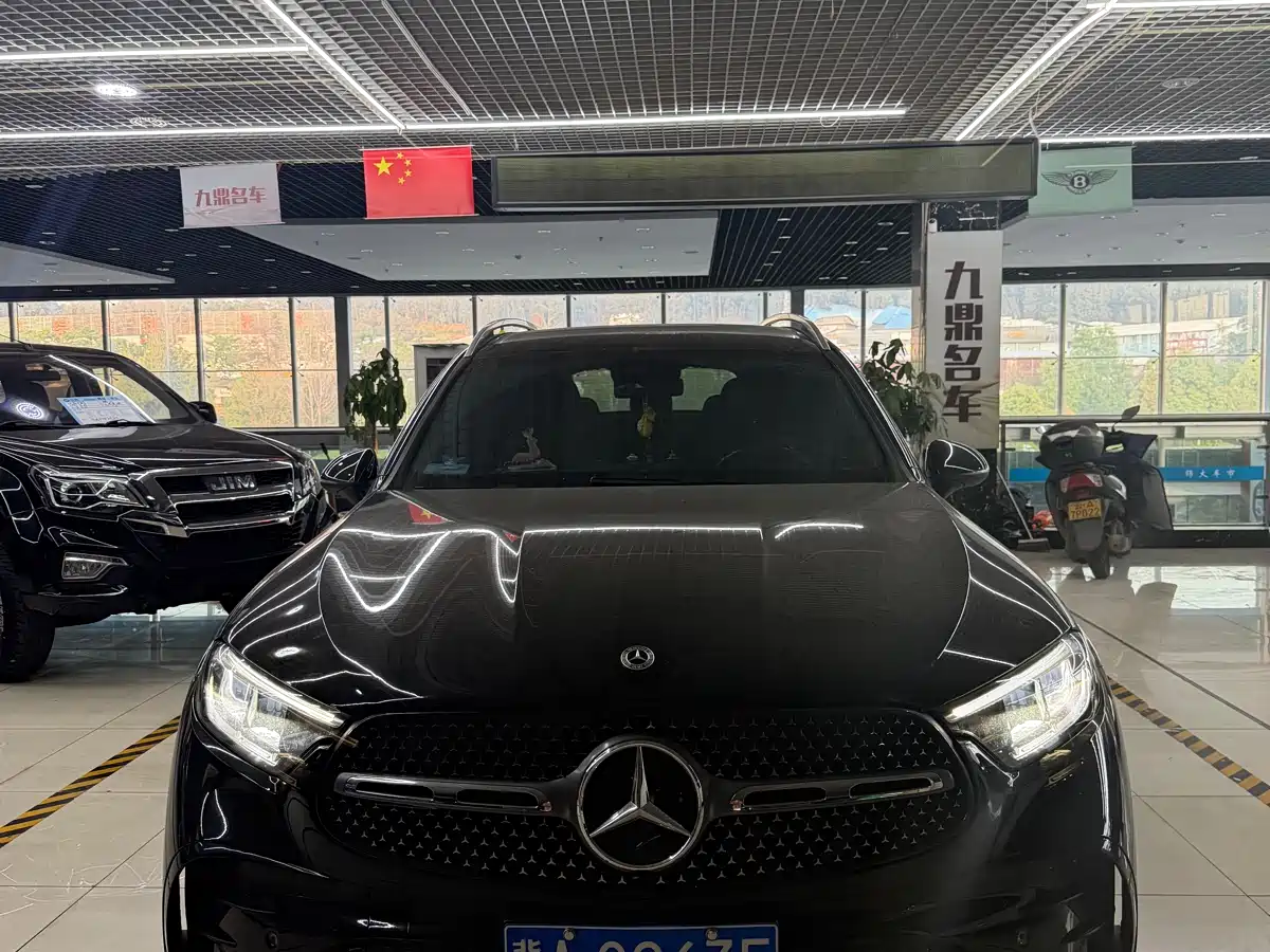 MERCEDES-BENZ GLC