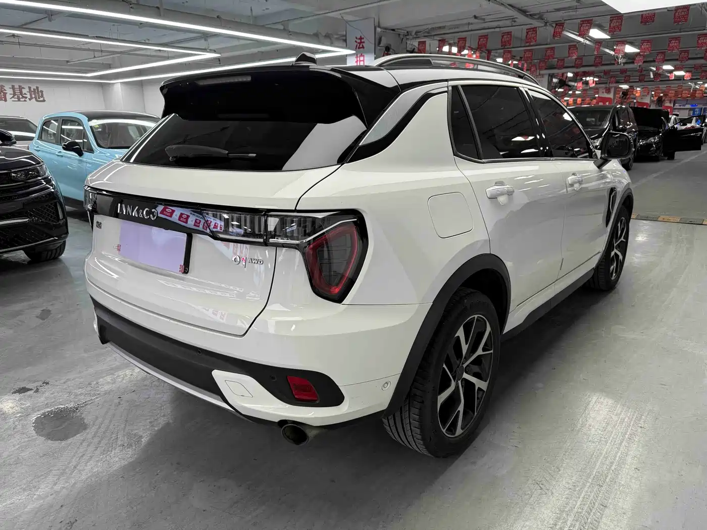 Lynk & Co 01 2017 2.0T AWD Pro фото 10