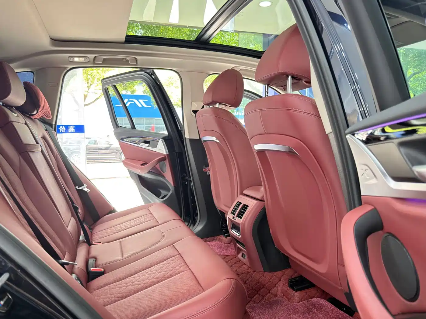 BMW iX3 2023 Leading Type фото 15
