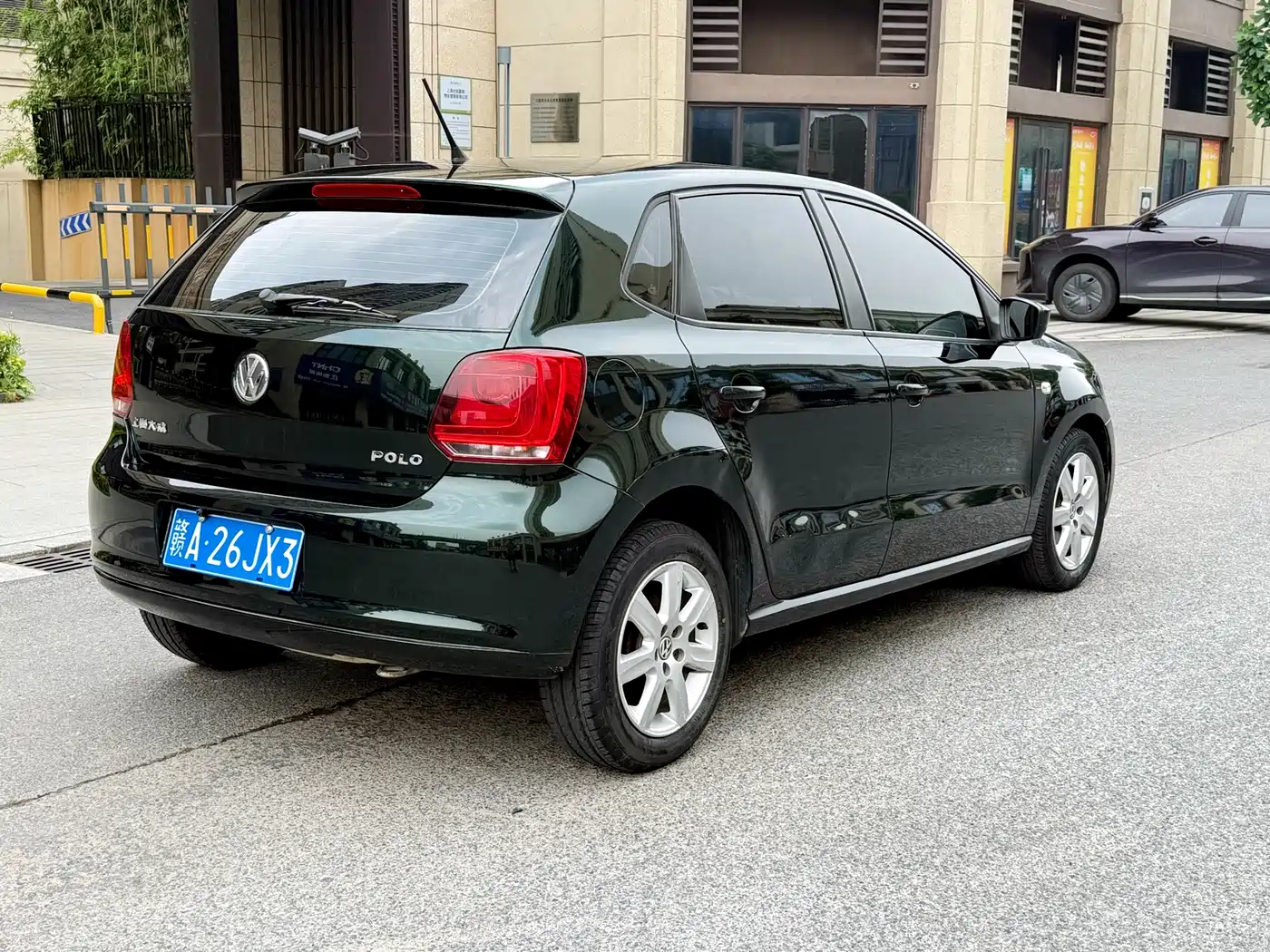 Volkswagen Polo 2013 1.4L Automatic Comfort Edition фото 9