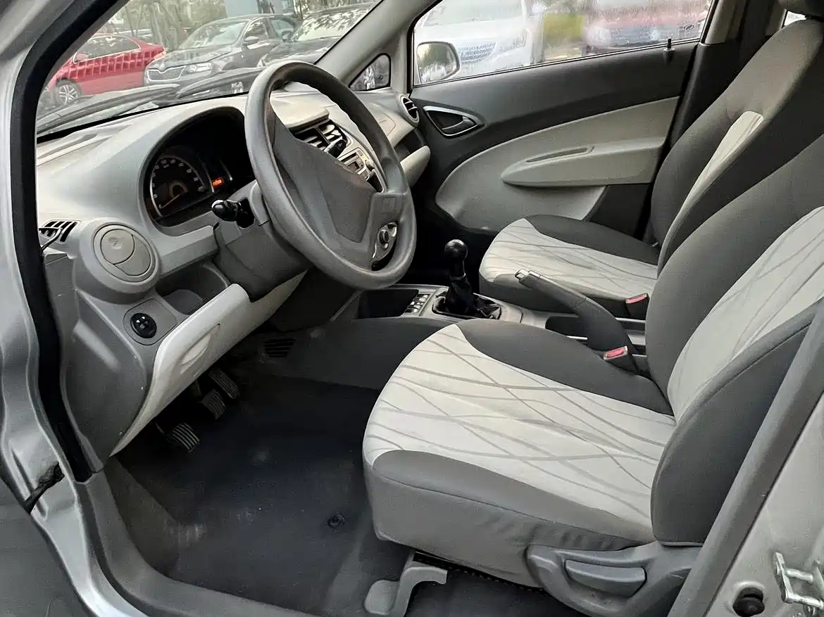 Chevrolet Sail 2013 Sedan 1.4L Manual Ideal Edition фото 5