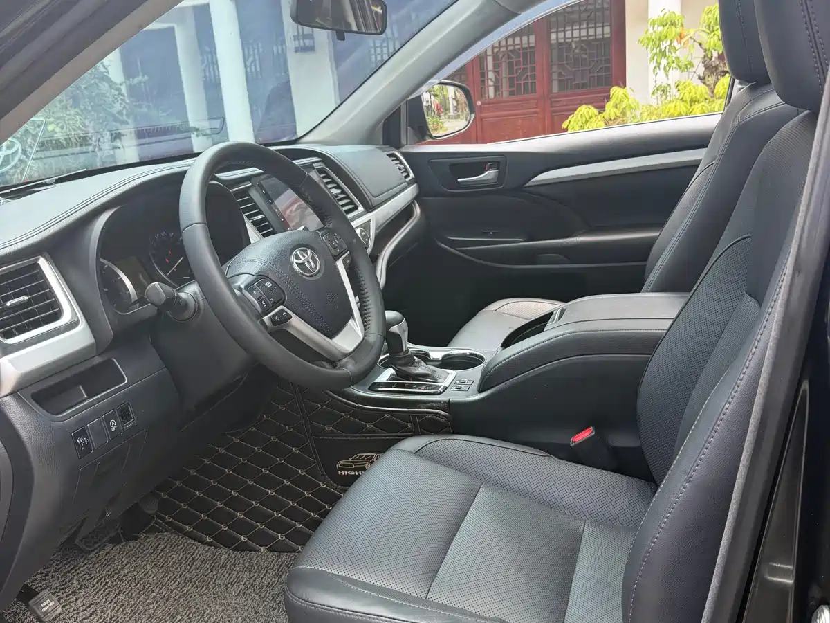 Toyota Highlander 2015 2.0T AWD Luxury Edition 7-seater фото 6