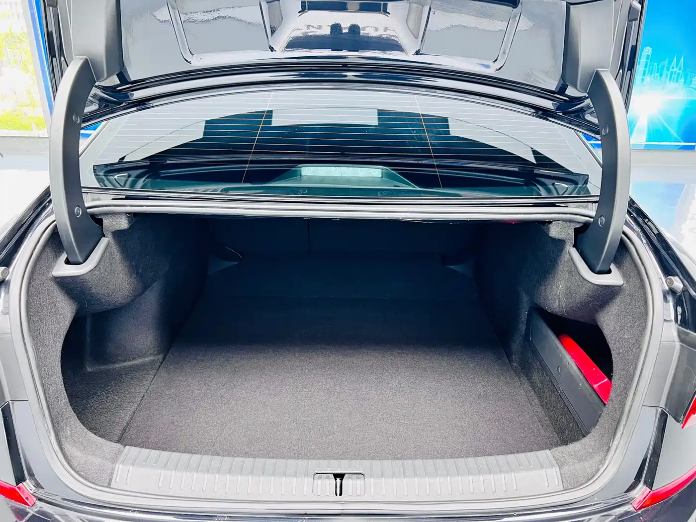 Volkswagen Passat 2023 Facelift 330TSI Starlight Elite Edition фото 24