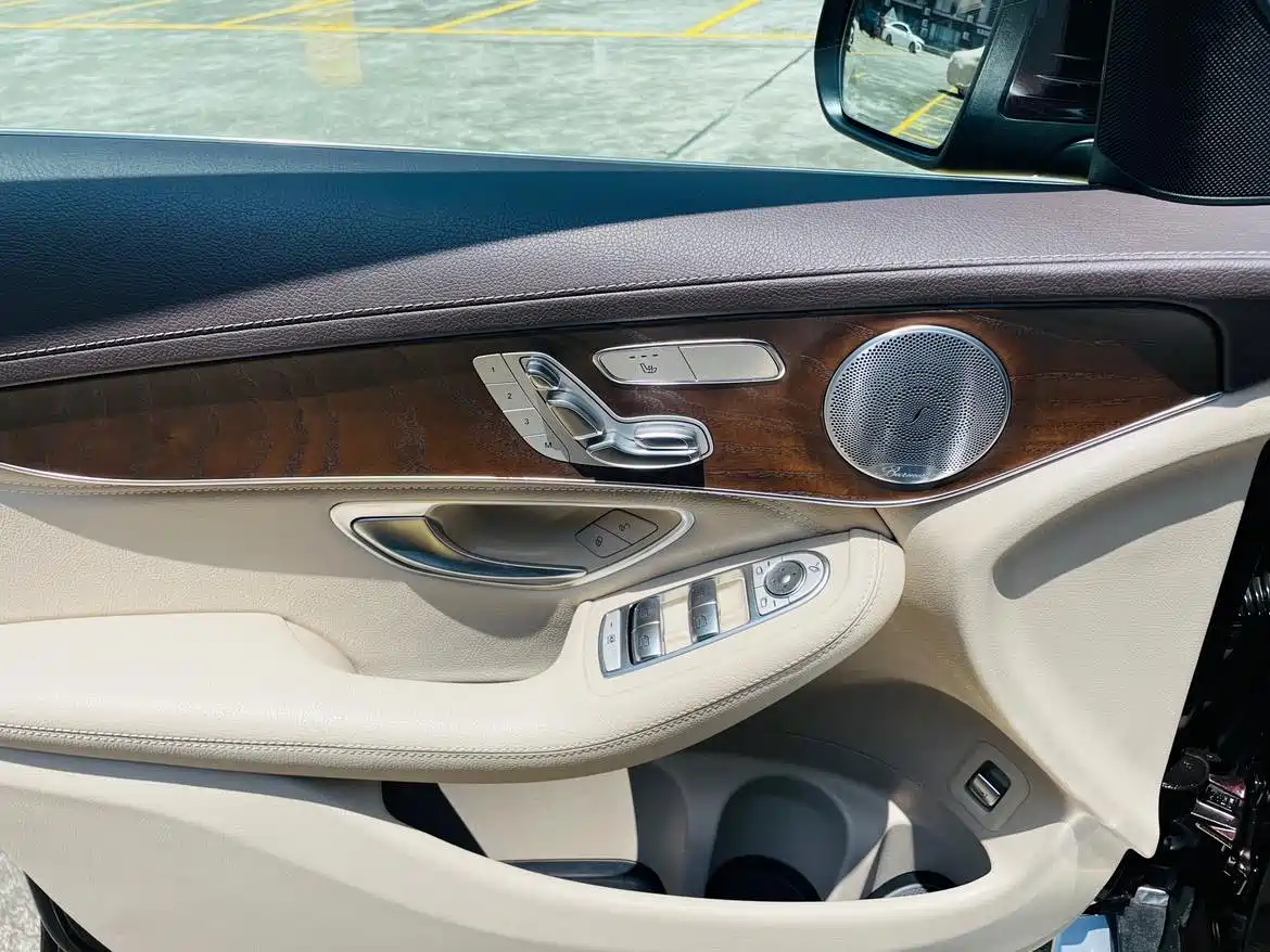 Mercedes-Benz GLC 2019 GLC 300 L 4MATIC Dynamic фото 18