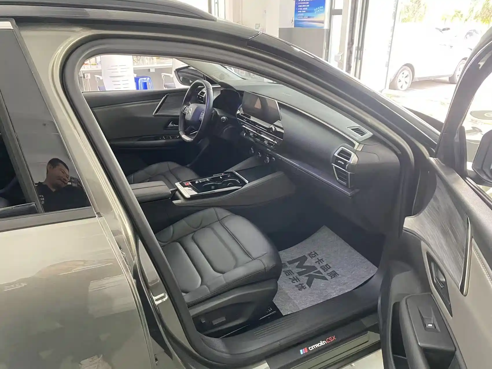 Фото 6 - Citroën Versailles C5 X