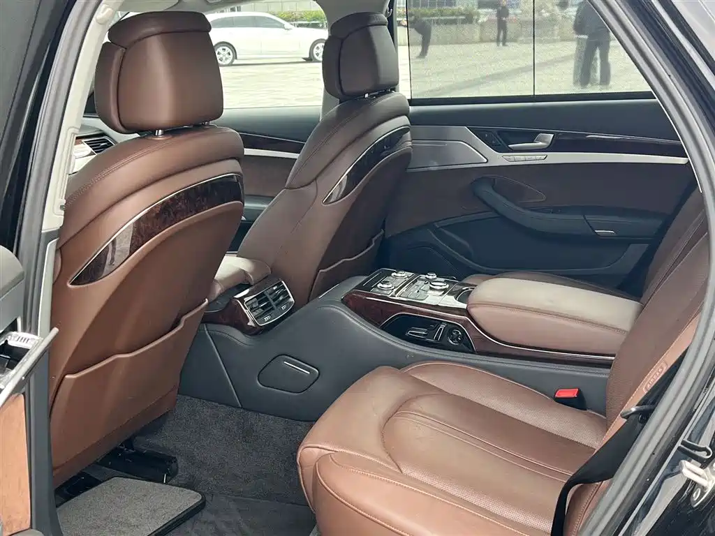 Audi A8 2013 A8L 45 TFSI quattro Luxury фото 6