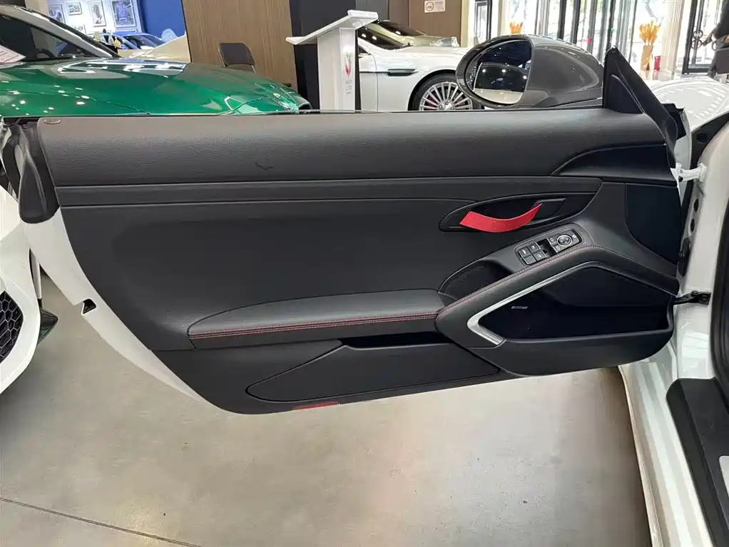 Porsche 718 2019 Cayman T 2.0T фото 11
