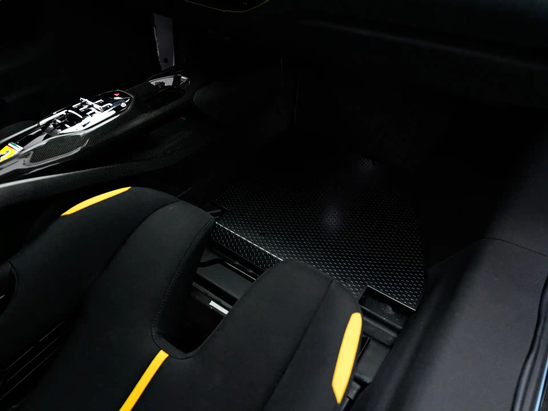 Photo 28 - Ferrari SF90