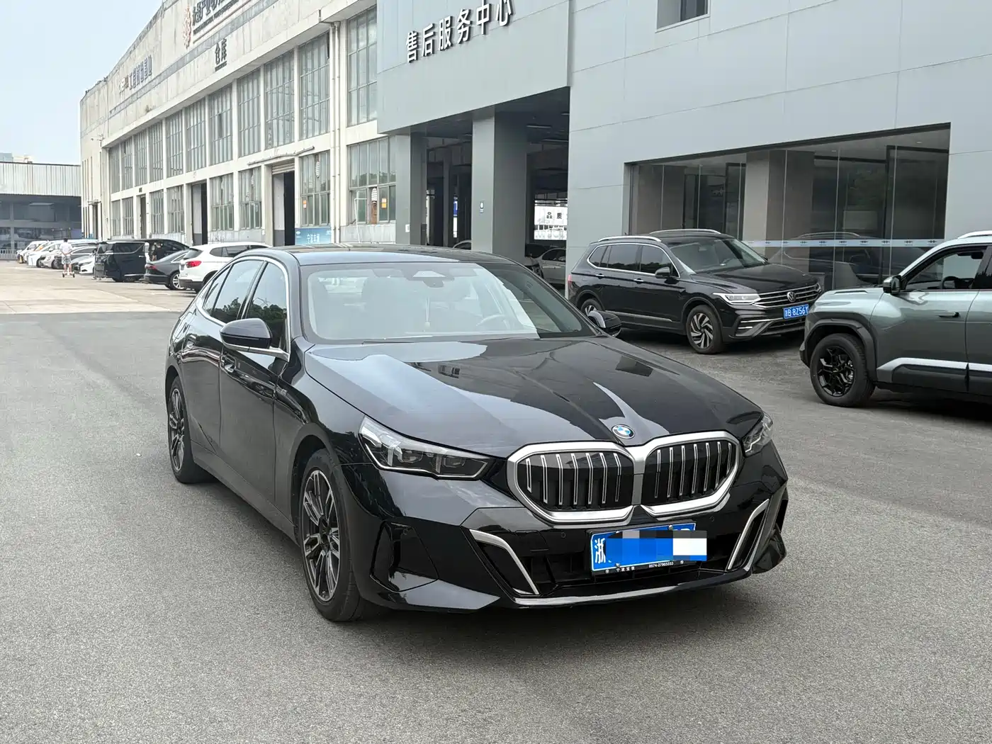 BMW 5 Series (Import) 2024 Model 525i M Sport Package фото 3