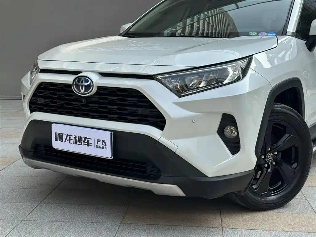 Toyota RAV4 Rongfang 2022 Hybrid 2.5L E-CVT 4WD Elite Plus Edition фото 20