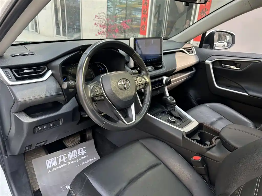 Toyota RAV4 Rongfang 2022 Hybrid 2.5L E-CVT 4WD Elite Plus Edition фото 11