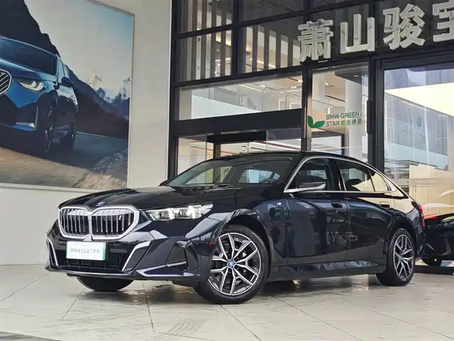 BMW I5