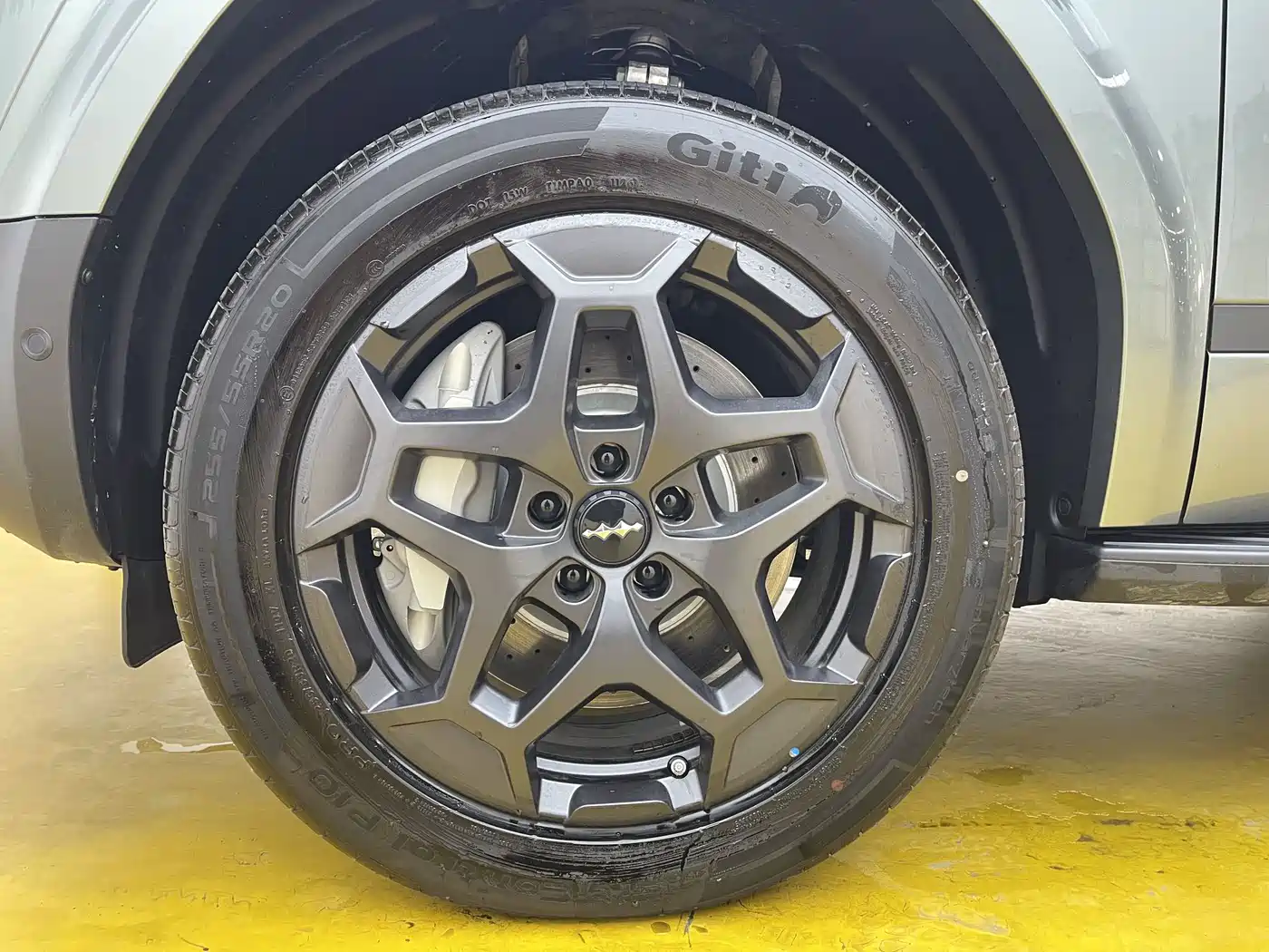 Fang Cheng Bao Titanium 7 2026 2025 AWD Base Model