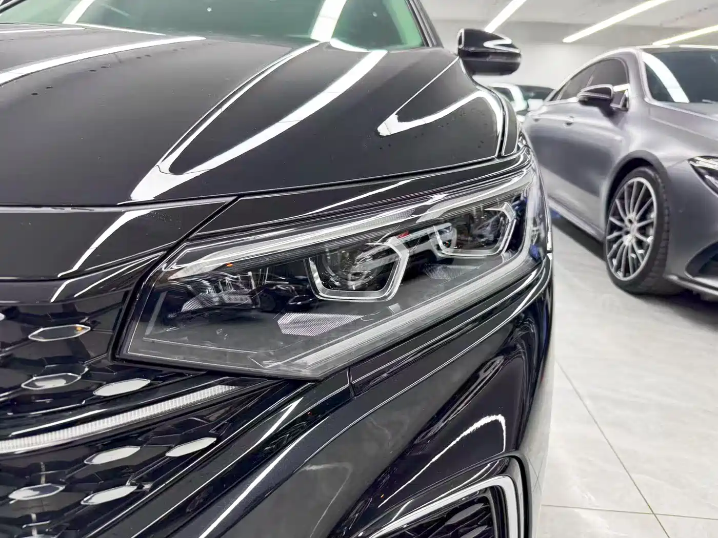 Volkswagen Passat 2023 Facelift 330TSI Starlight Luxury Edition фото 26