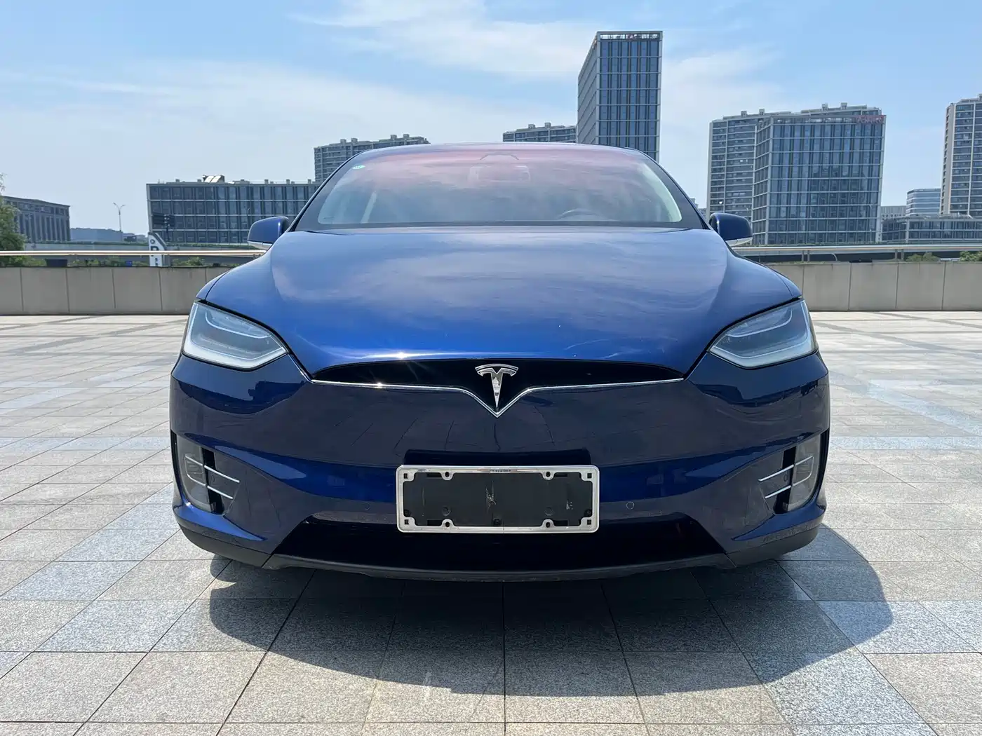 TESLA MODEL X