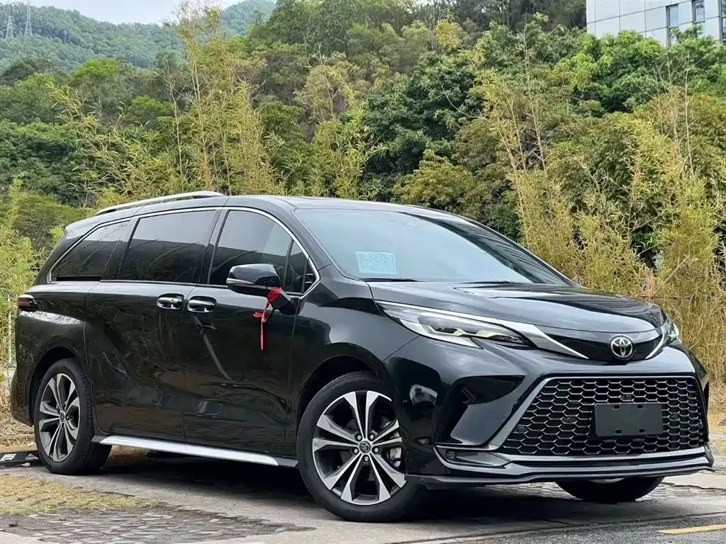 Toyota Granvia 2026 Model 2.5L Hybrid Premium PLUS Edition фото 3
