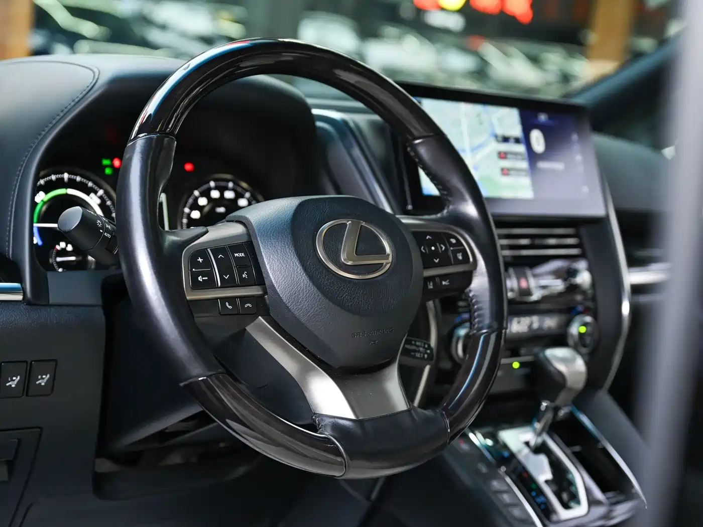 Lexus LM 2020 300h 4-Seat Imperial Edition фото 17