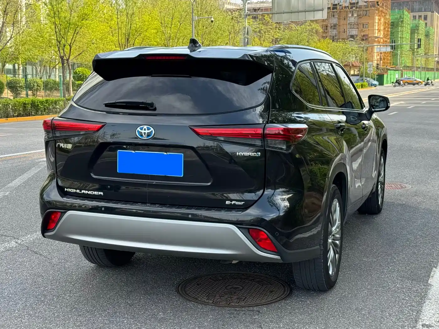 Toyota Highlander 2022 Model Dual Engine 2.5L 4WD Premium Edition 7-Seater фото 30
