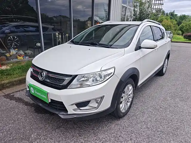  Dongfeng Aeolus Dongfeng Fengshen AX3 2016 1.5L Automatic Trendy Cool Edition