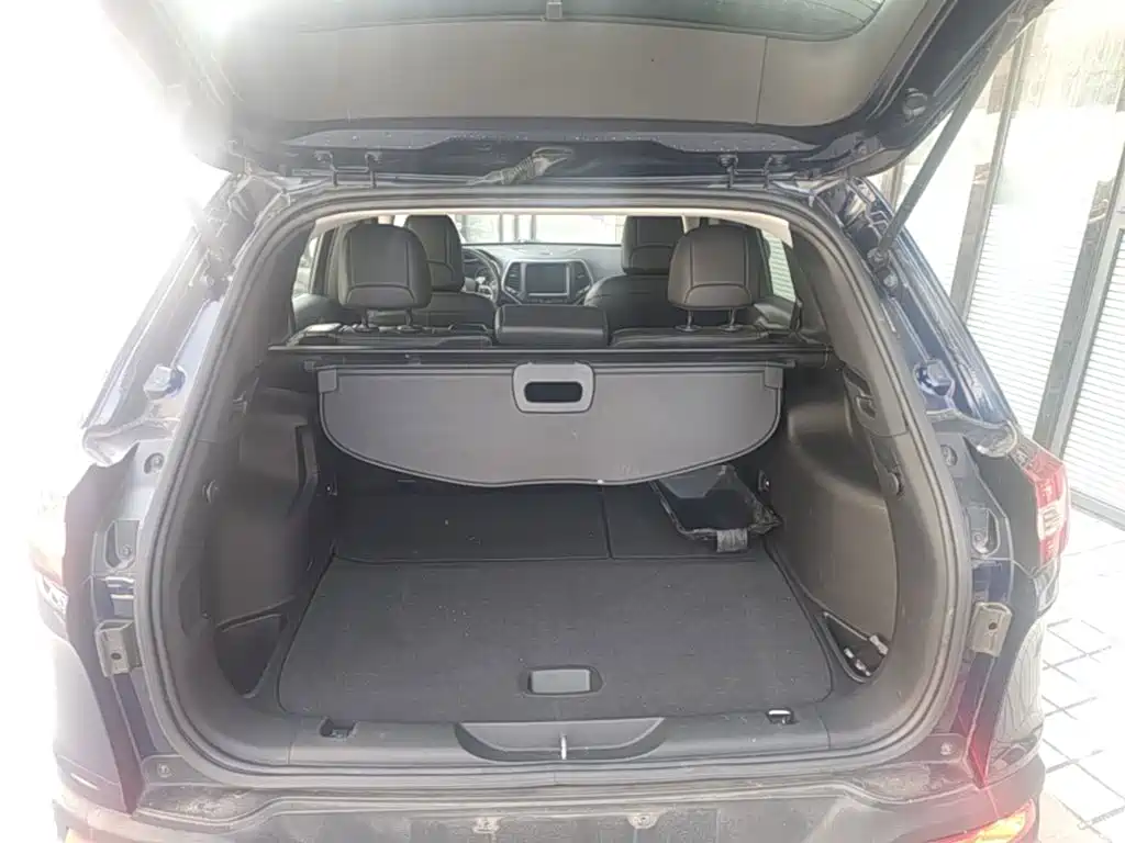 Jeep Cherokee 2018 2017 2.0L Superior Edition
