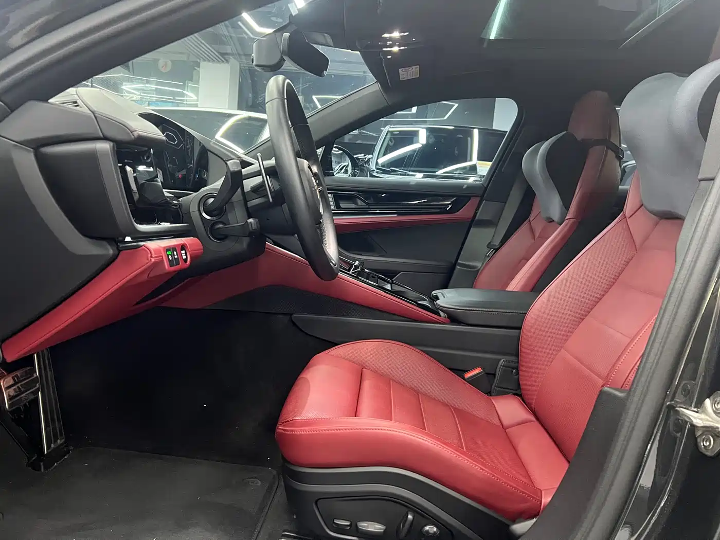 PORSCHE PANAMERA
