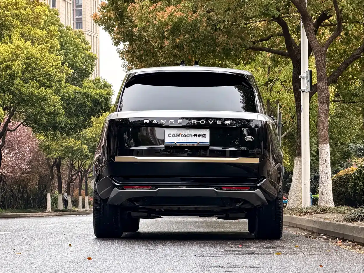 Land Rover Range Rover 2024 3.0 L6 400PS Genesis Extended фото 6