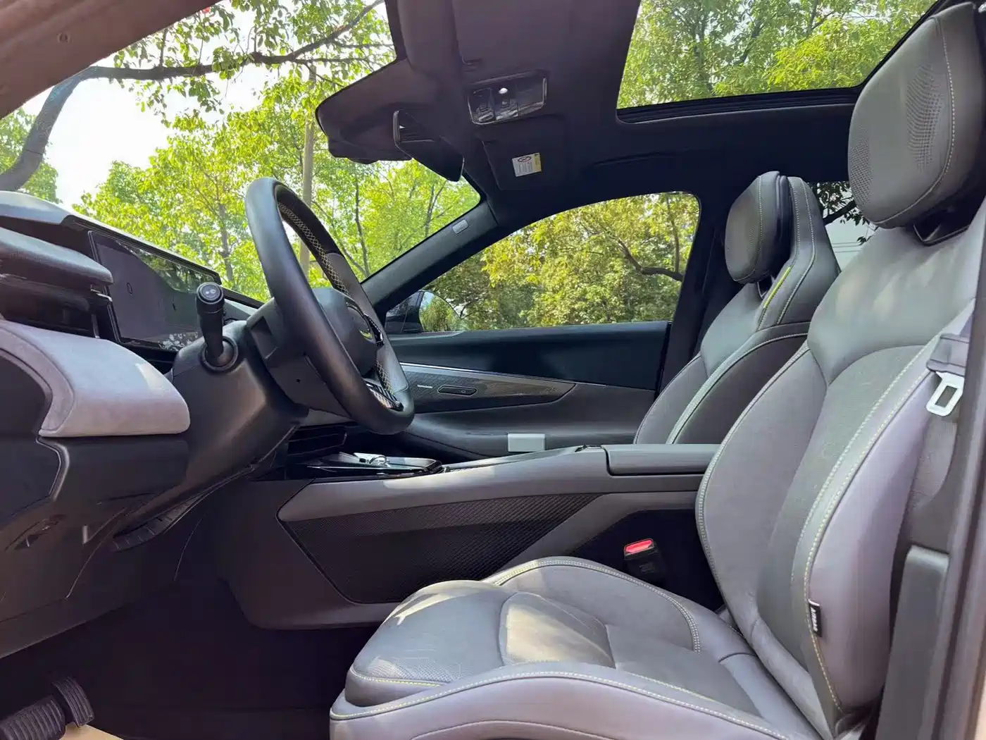 Lynk & Co 08 EM-P 2023 120km Long Range Pro фото 10