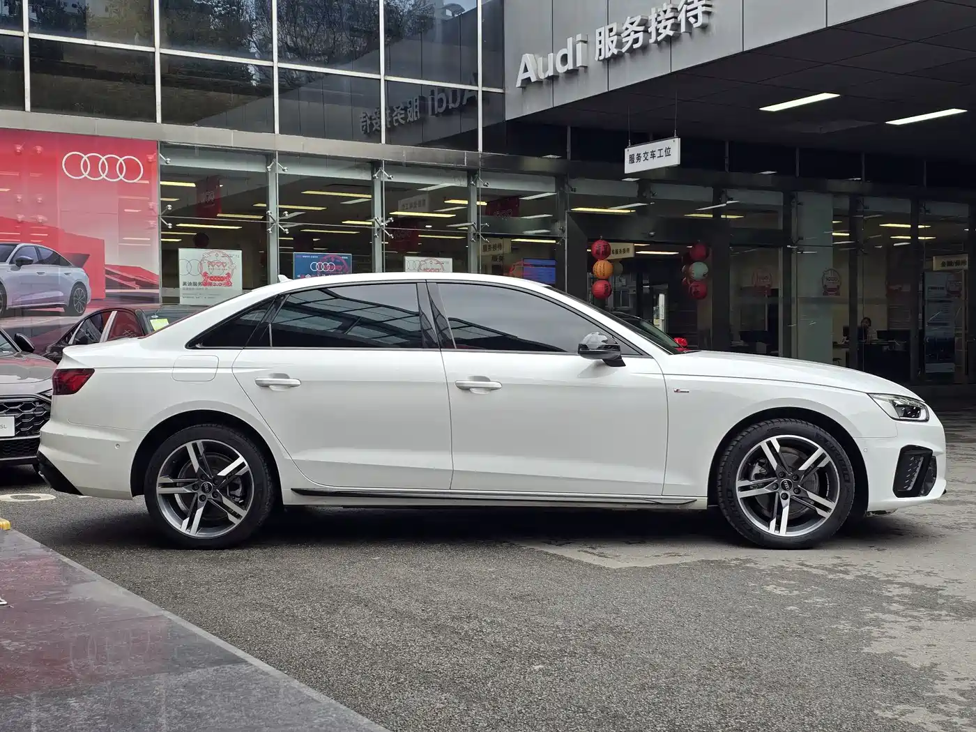 Audi A4L 2023 40 TFSI Luxury Sport фото 4