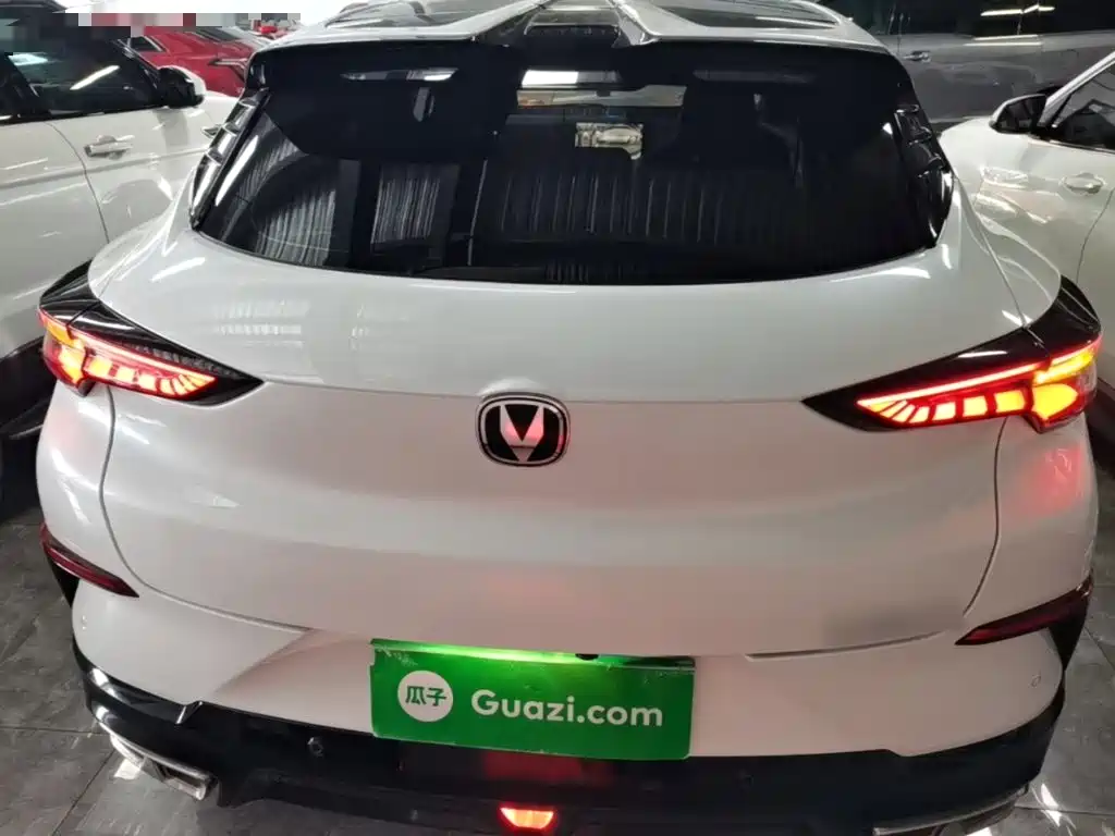 Фото 6 - Changan UNI-T