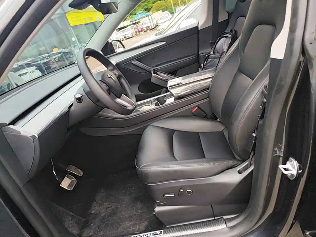 Фото 15 - Tesla Model Y