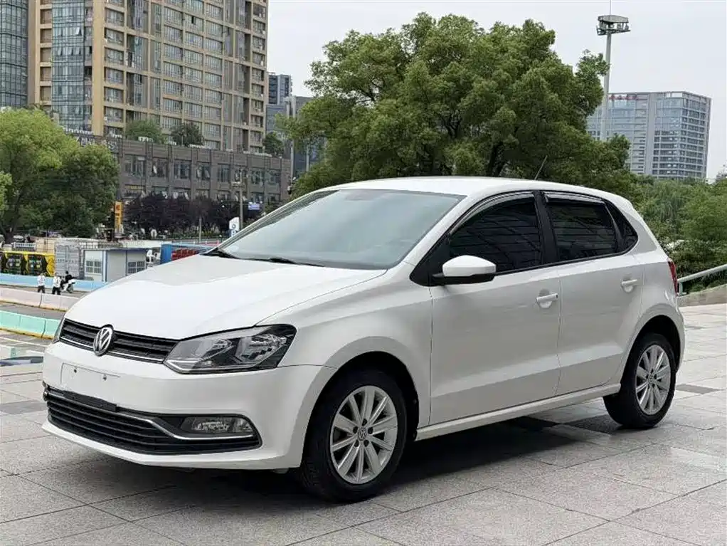 Volkswagen Polo 2014 1.4L Automatic Comfort Edition фото 3