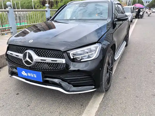 MERCEDES-BENZ GLC