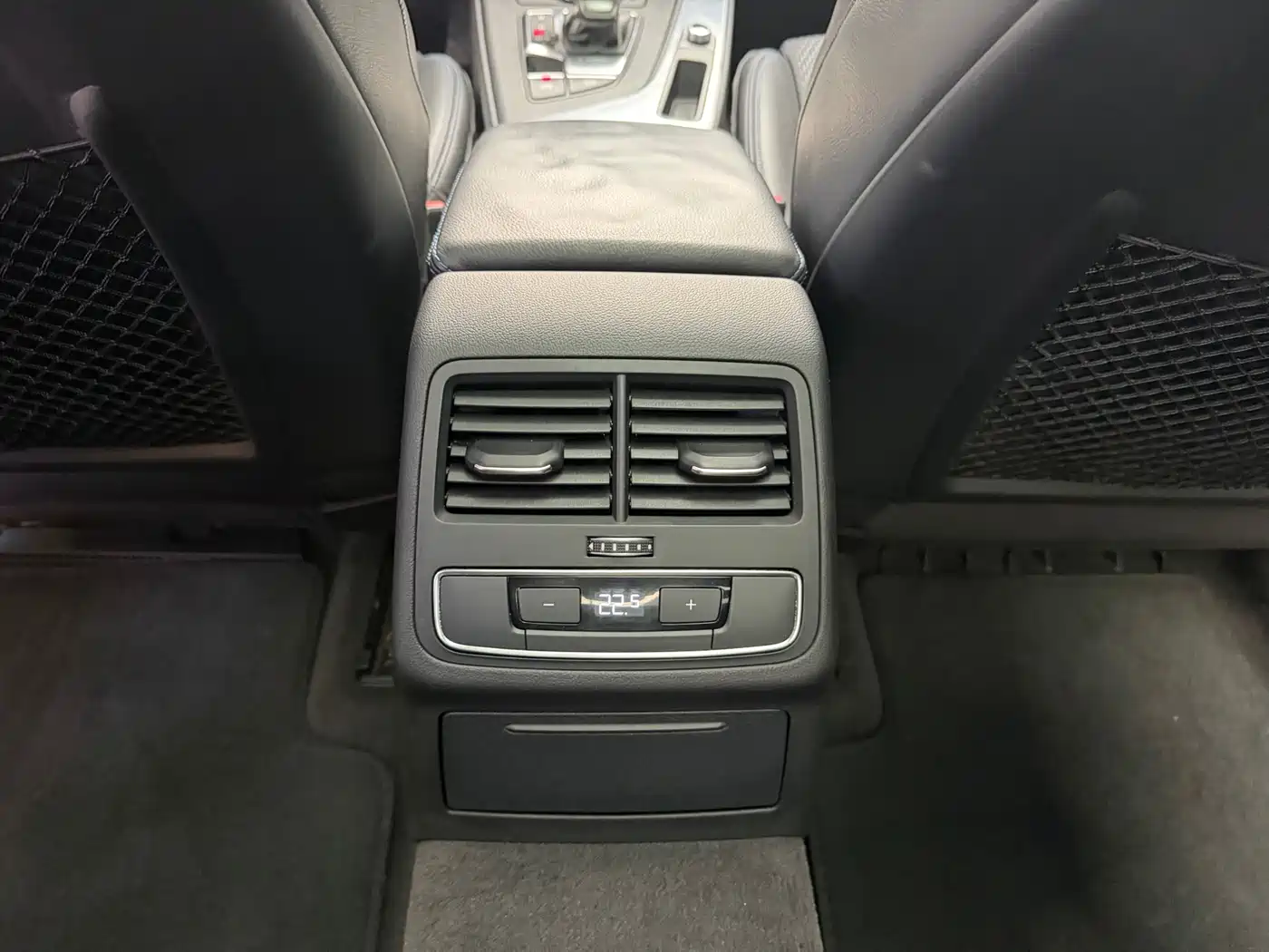 Audi A4L 2018 30th Anniversary 40 TFSI Sport фото 8