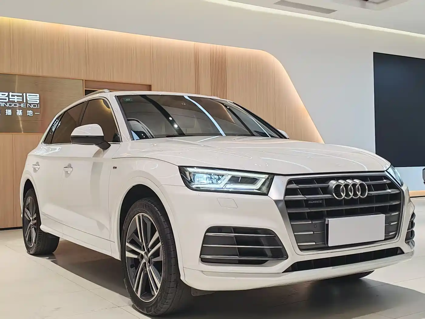 Audi Q5L 2018 45 TFSI Exclusive Sport China VI фото 3