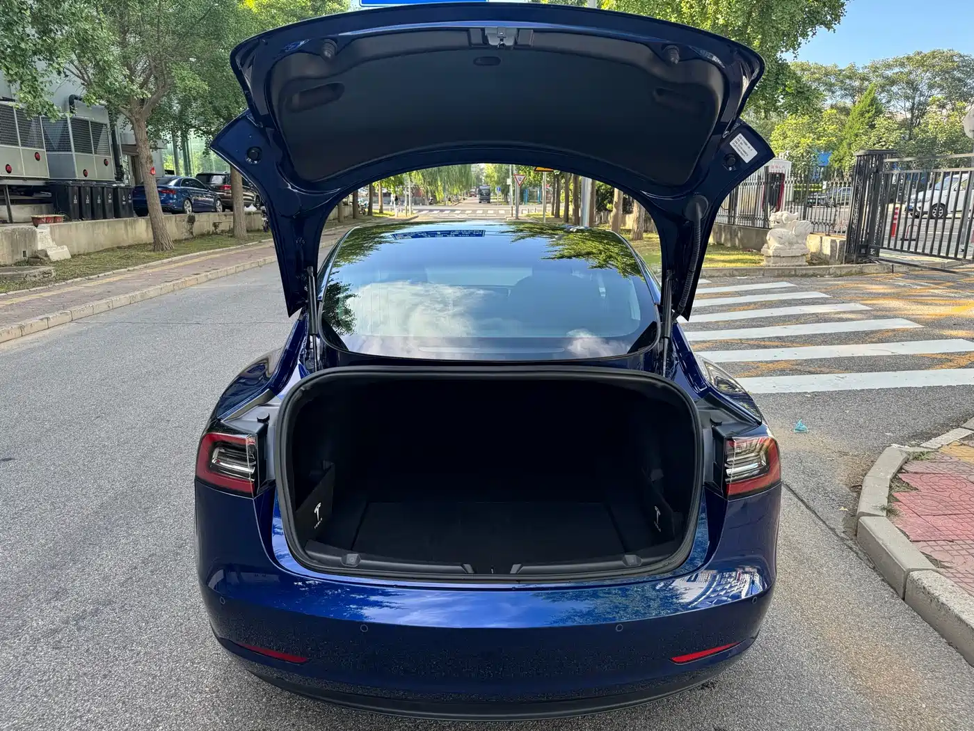 Tesla Model 3 (Import) 2019 2019 Long Range RWD Version